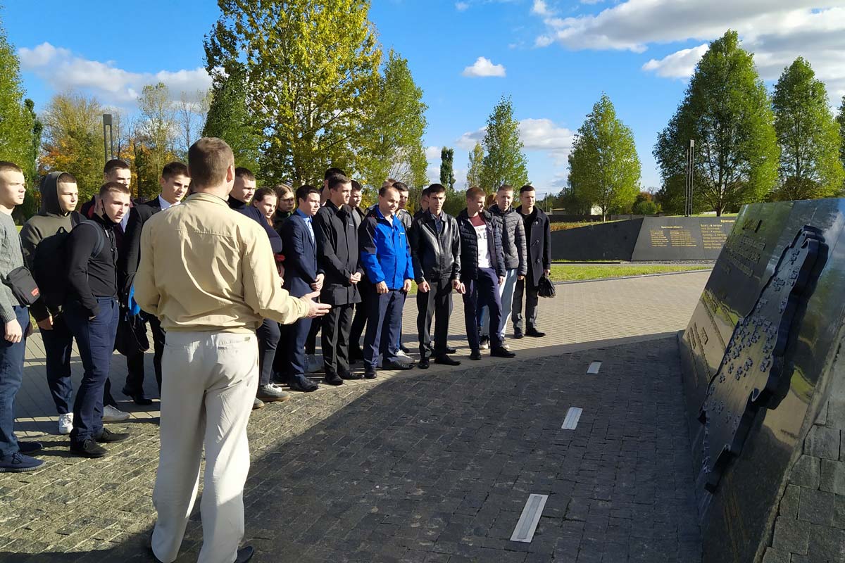 Курсанты посетили мемориал «Тростенец»