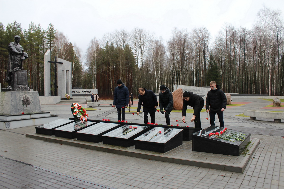 Курсанты отдали дань памяти павшим в годы Великой Отечественной войны 